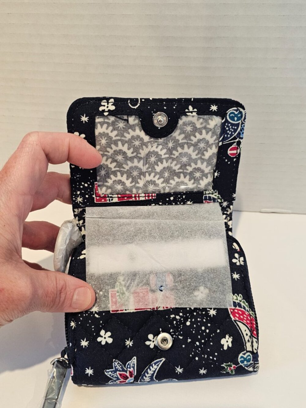 NWT Vera Bradley Iconic RFID Care Case Holiday Owls Winter Snow Blue Red White - Picture 4 of 7